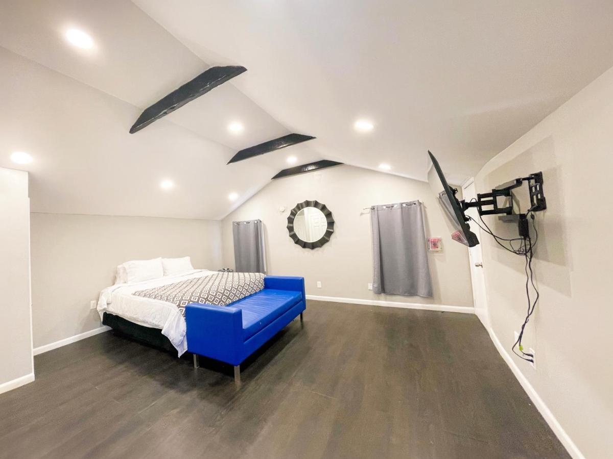 Penn Lodge Hotel & Suites Philadelphia - Bensalem Bagian luar foto