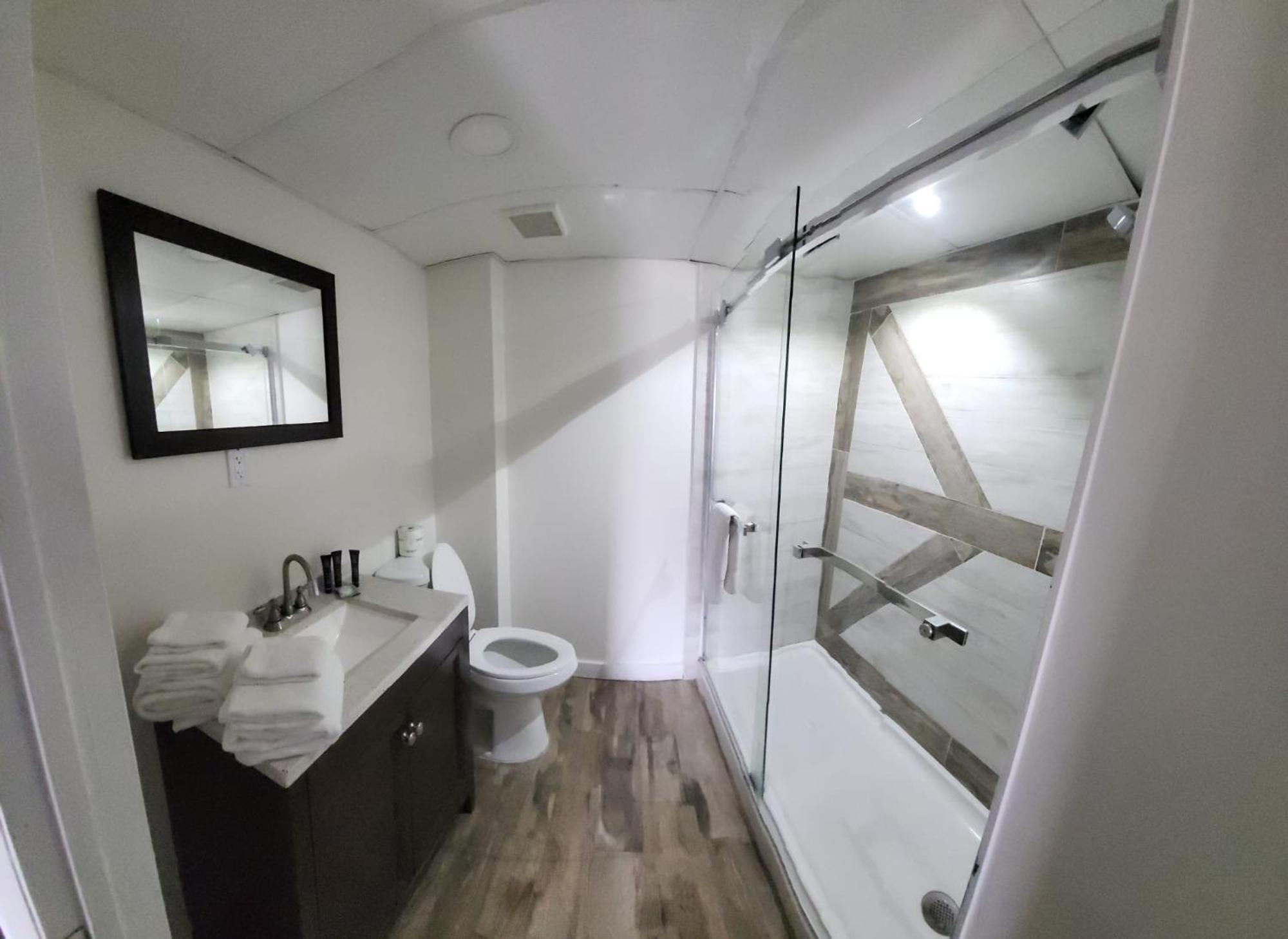 Penn Lodge Hotel & Suites Philadelphia - Bensalem Bagian luar foto
