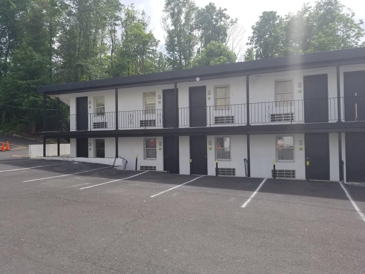 Penn Lodge Hotel & Suites Philadelphia - Bensalem Bagian luar foto