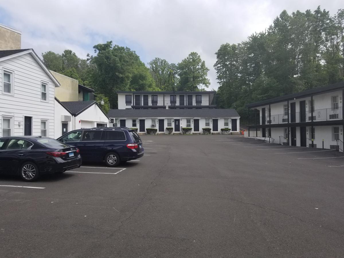 Penn Lodge Hotel & Suites Philadelphia - Bensalem Bagian luar foto